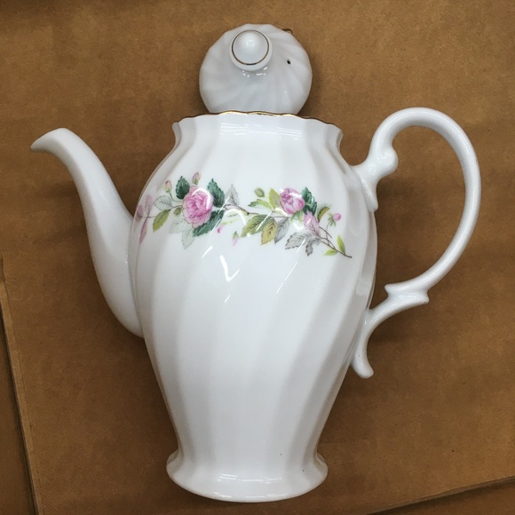 Creative Brand 8 1/2" "Regency Rose" Coffee Pot / Tea Pot - Picture 2 of 12